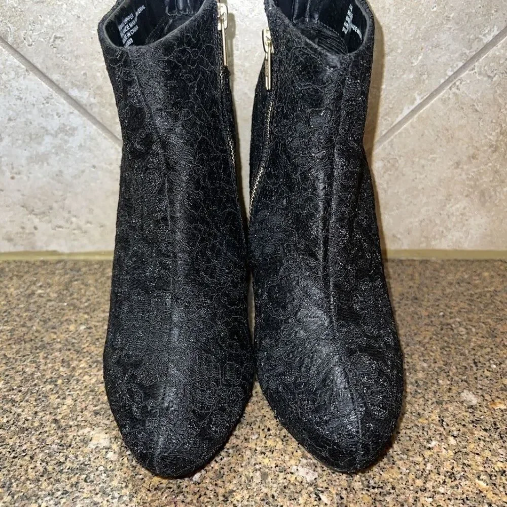 Diba Black Lace All Over Womens Ankle Bootie Gold Side Zip Size 9.5M